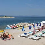 Apartament With Parking Space - 5582 Novi Vinodolski