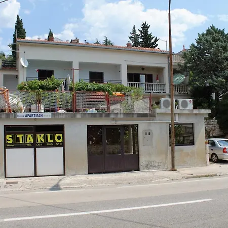 Apartment With A Parking Space - 5582 Novi Vinodolski