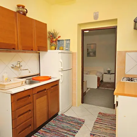 With A Parking Space - 5582 Apartment Novi Vinodolski