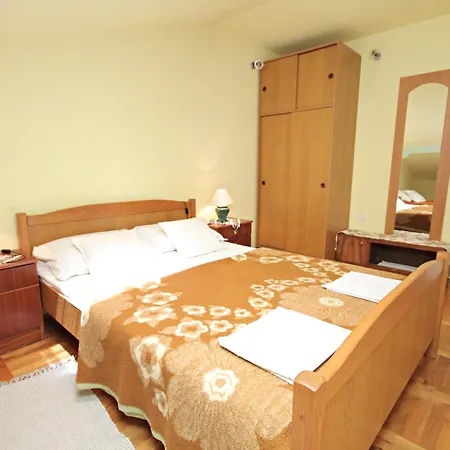 Apartment With A Parking Space - 5582 Novi Vinodolski