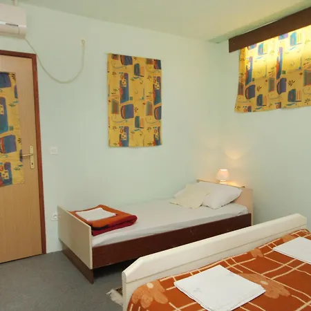 Apartman With Parking Space - 5582